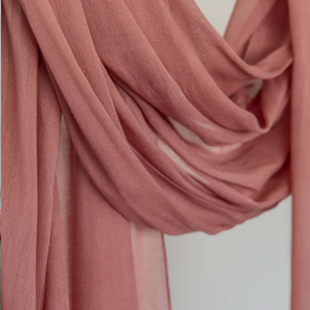 BRAND NEW WITH TAGS SAFFRON CHAI VELA SCARF